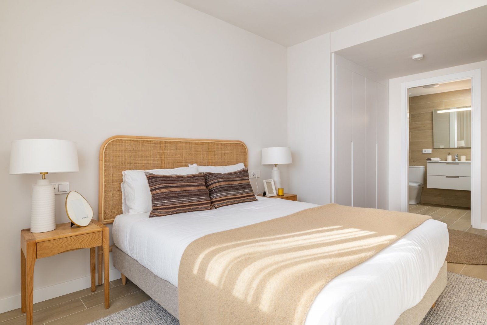 Ексклузивни апартаменти с гледка към морето, на 450 м от плажа, Калпе