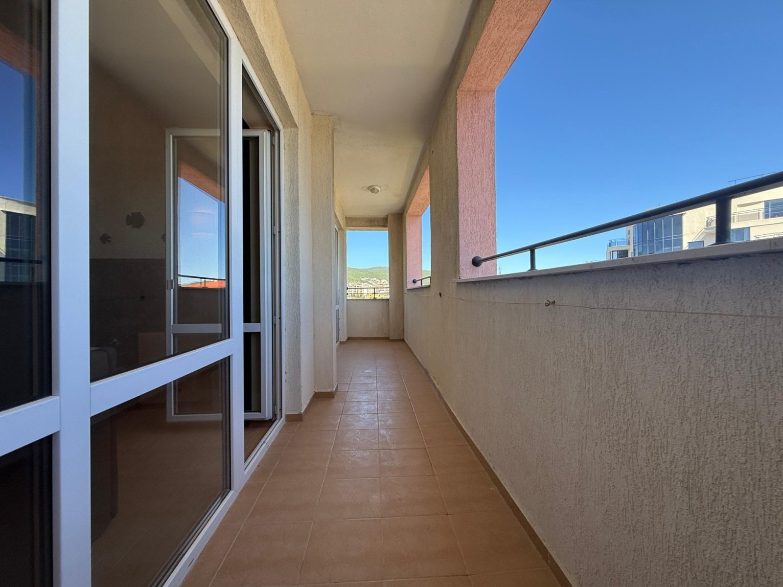 Тристаен апартамент в комплекс „Маджестик“ на Слънчев бряг