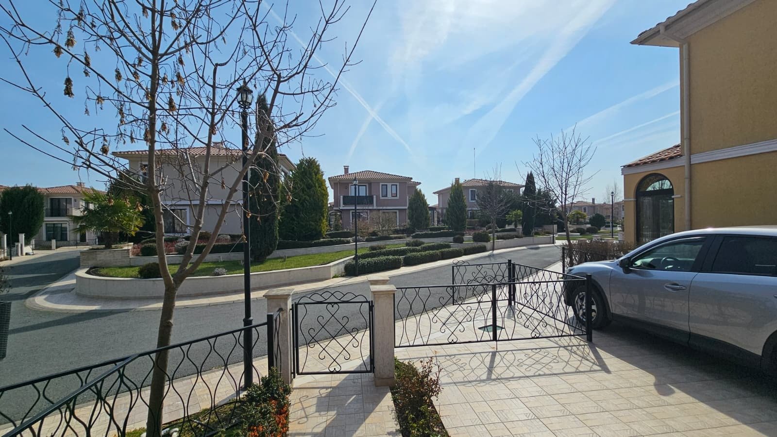 Къща с една семейна във комплекс Виктория Лейк, Северен Поморие, България