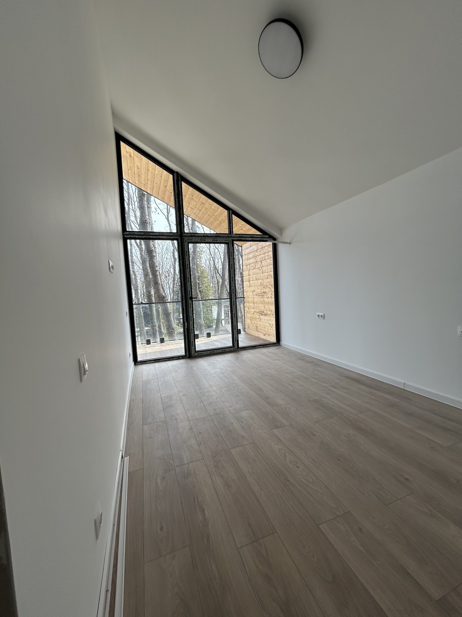 Модерен двуетажен полублок в Forest Club Варна – с площ от 150 м²