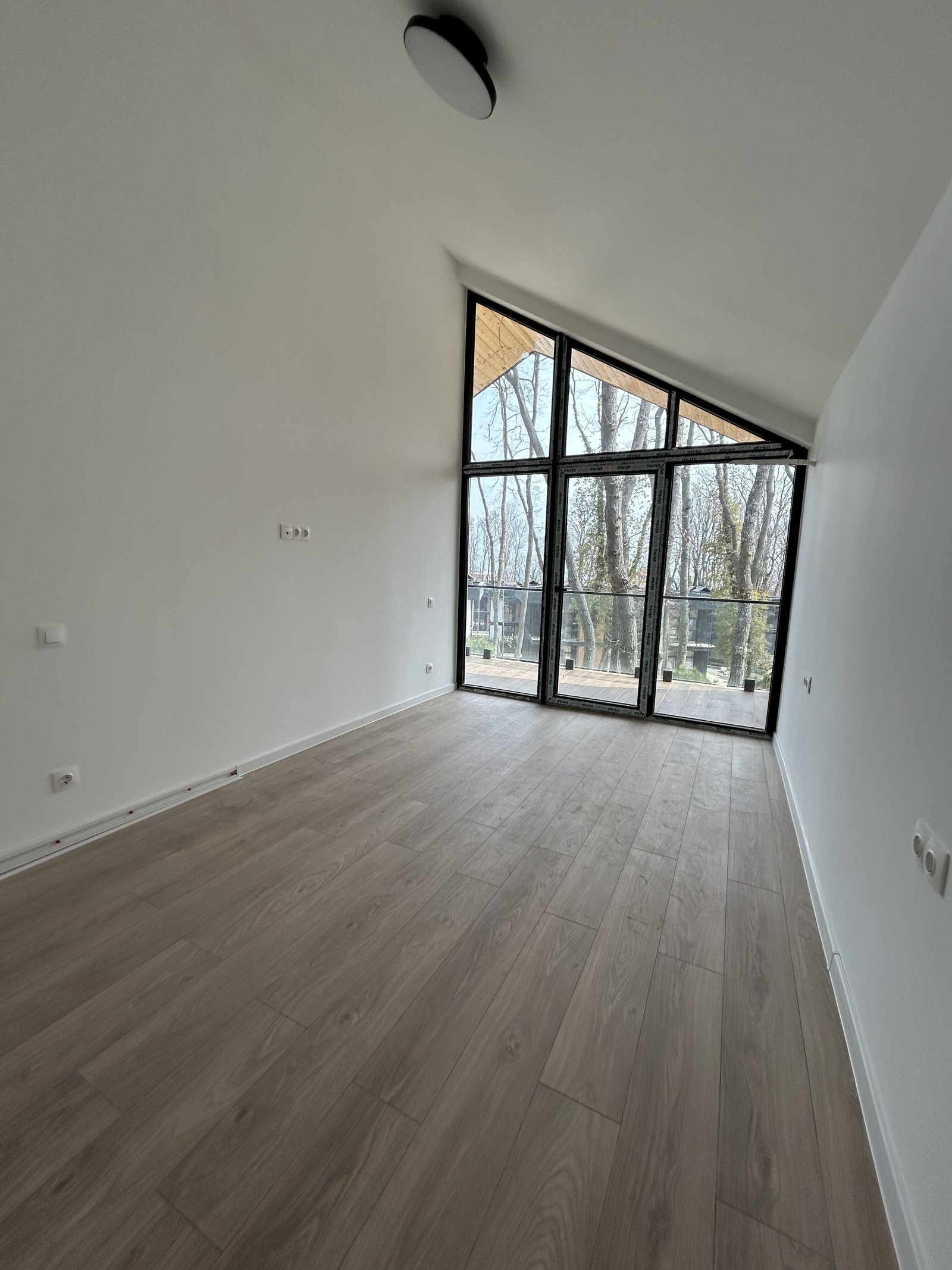 Модерен двуетажен полублок в Forest Club Варна – с площ от 150 м²