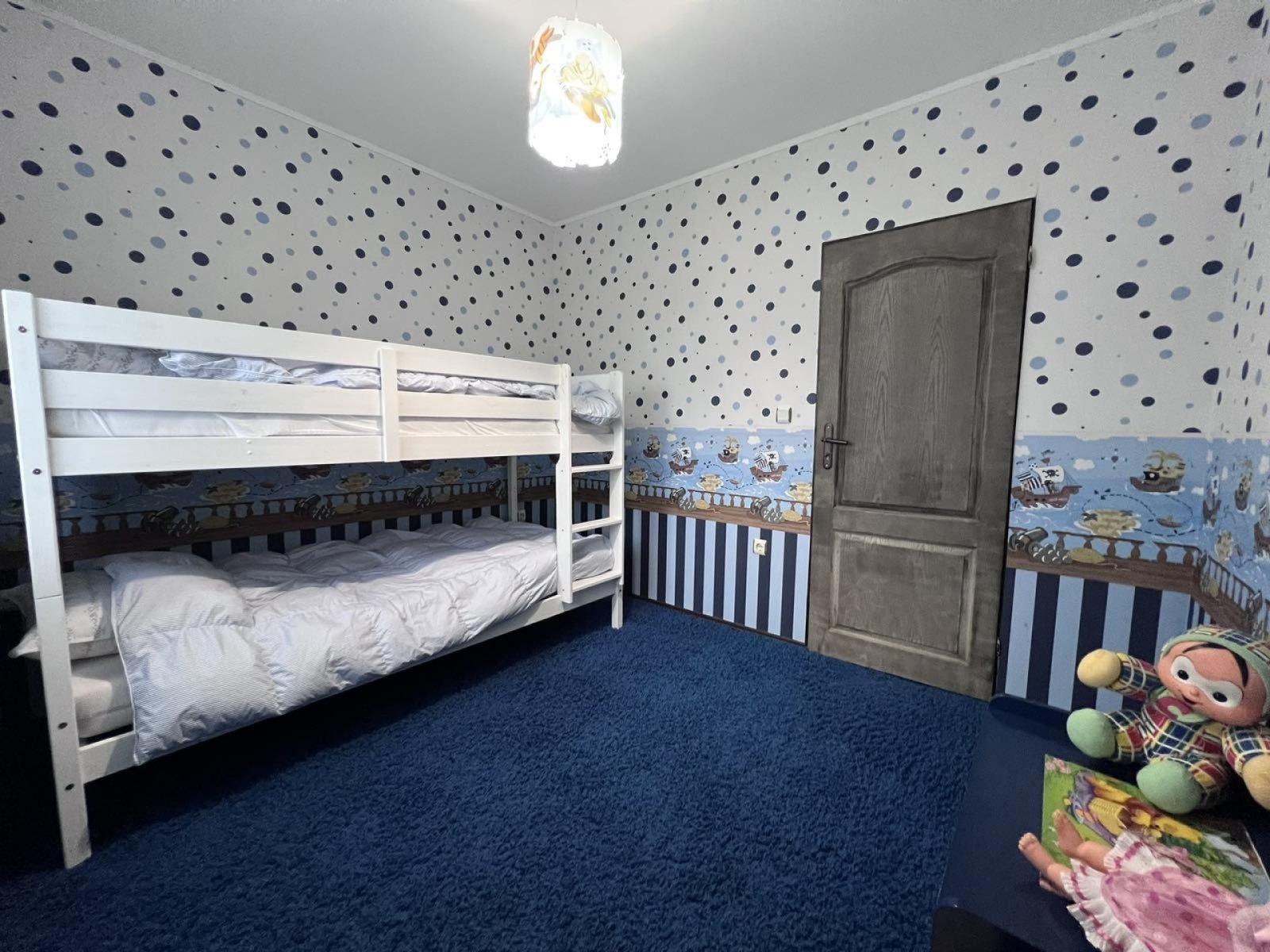 Главна сграда, гостна къща, складова сграда – 1 000 м² в комплекс Аврен, Варна.