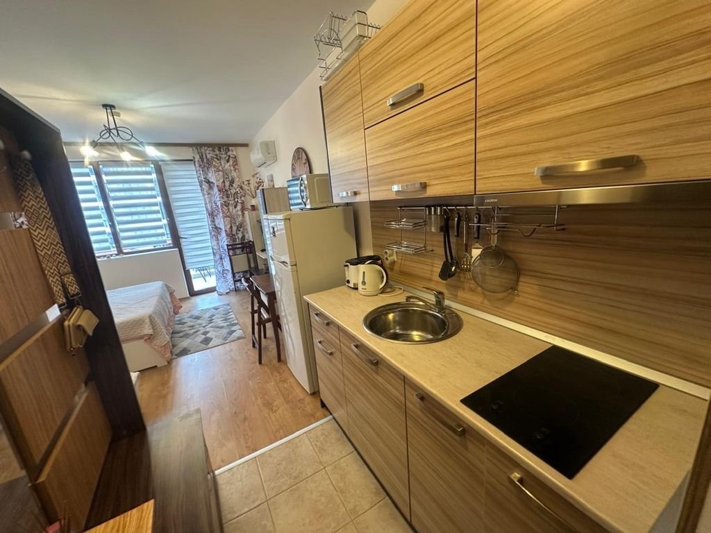 Студио в Аполон 8, Равда, Област Бургас, България