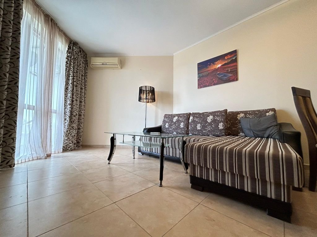 3-стайният апартамент в комплекс Аполон 3, Равда, България