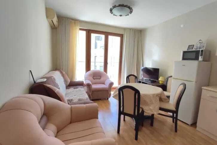 Двустаен апартамент с изглед към морето в комплекс Royal Bay 1 в Свети Влас, България