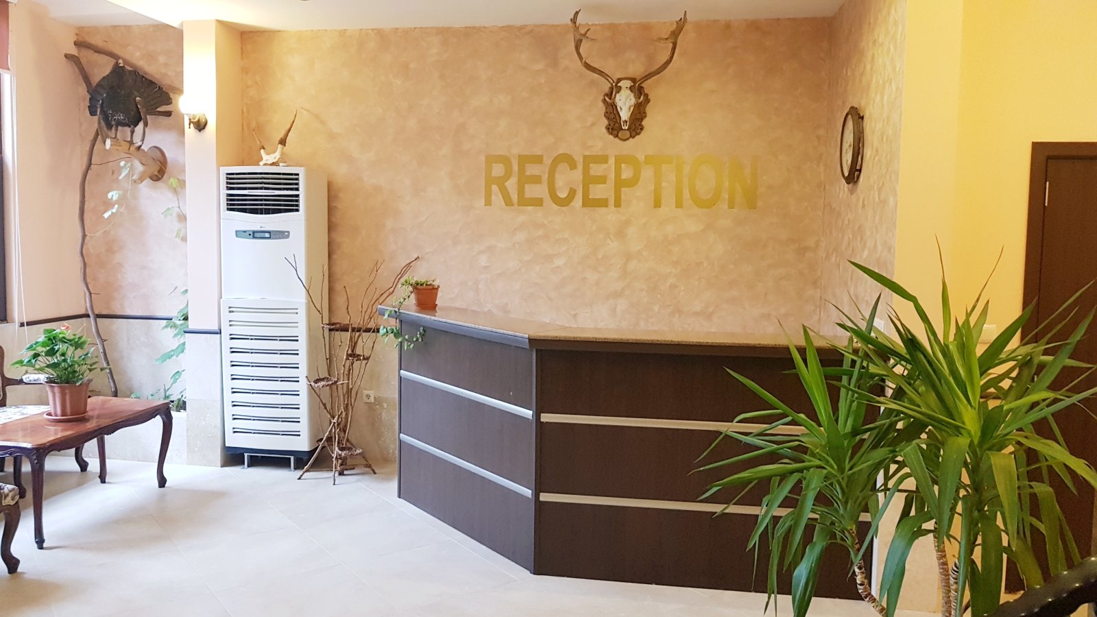 Хотел със СПА зона и ресторант в Косараица, България