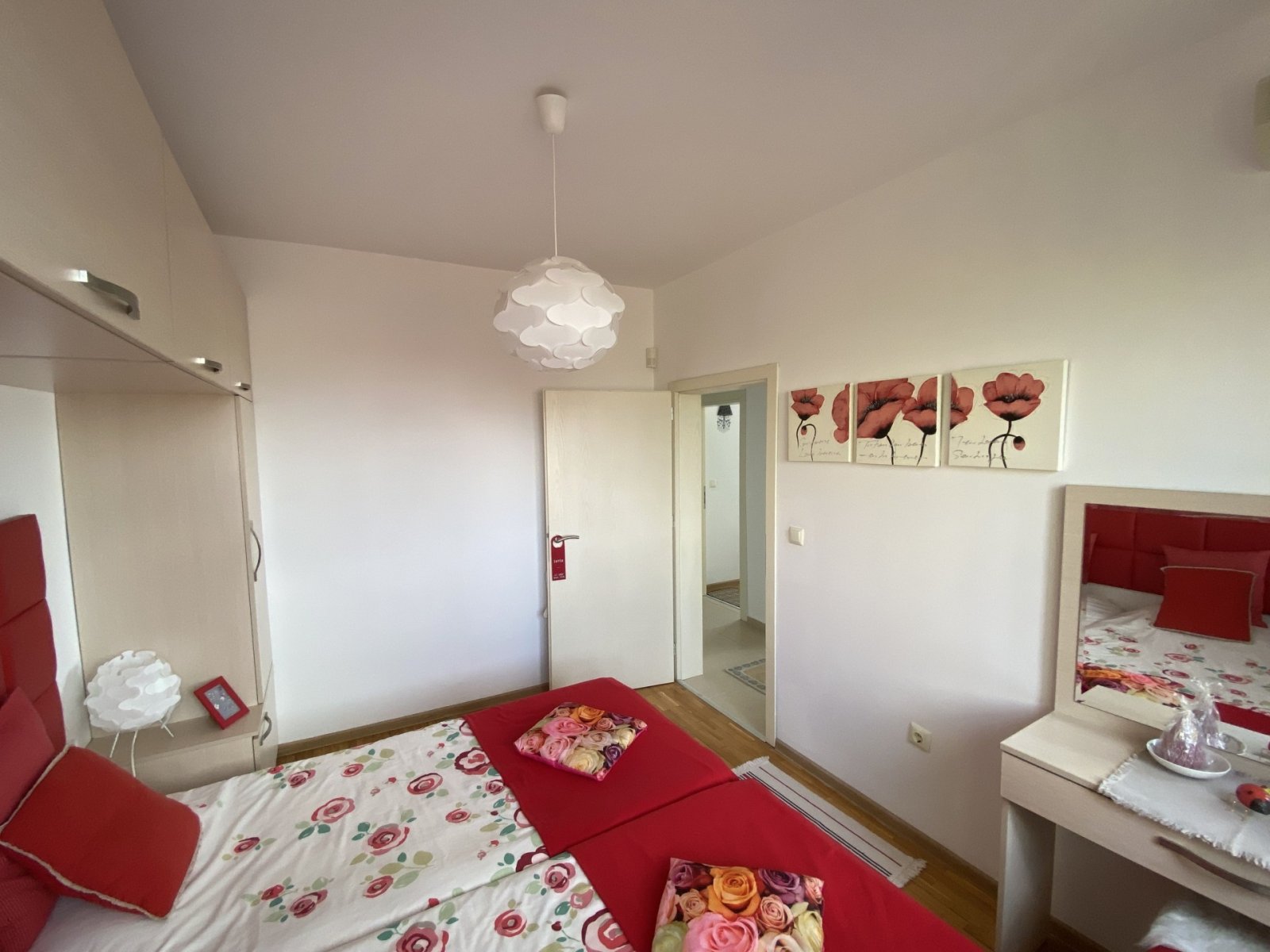 Villa mit großem Garten, Pool und Meerblick in Bojurets Bulgarien