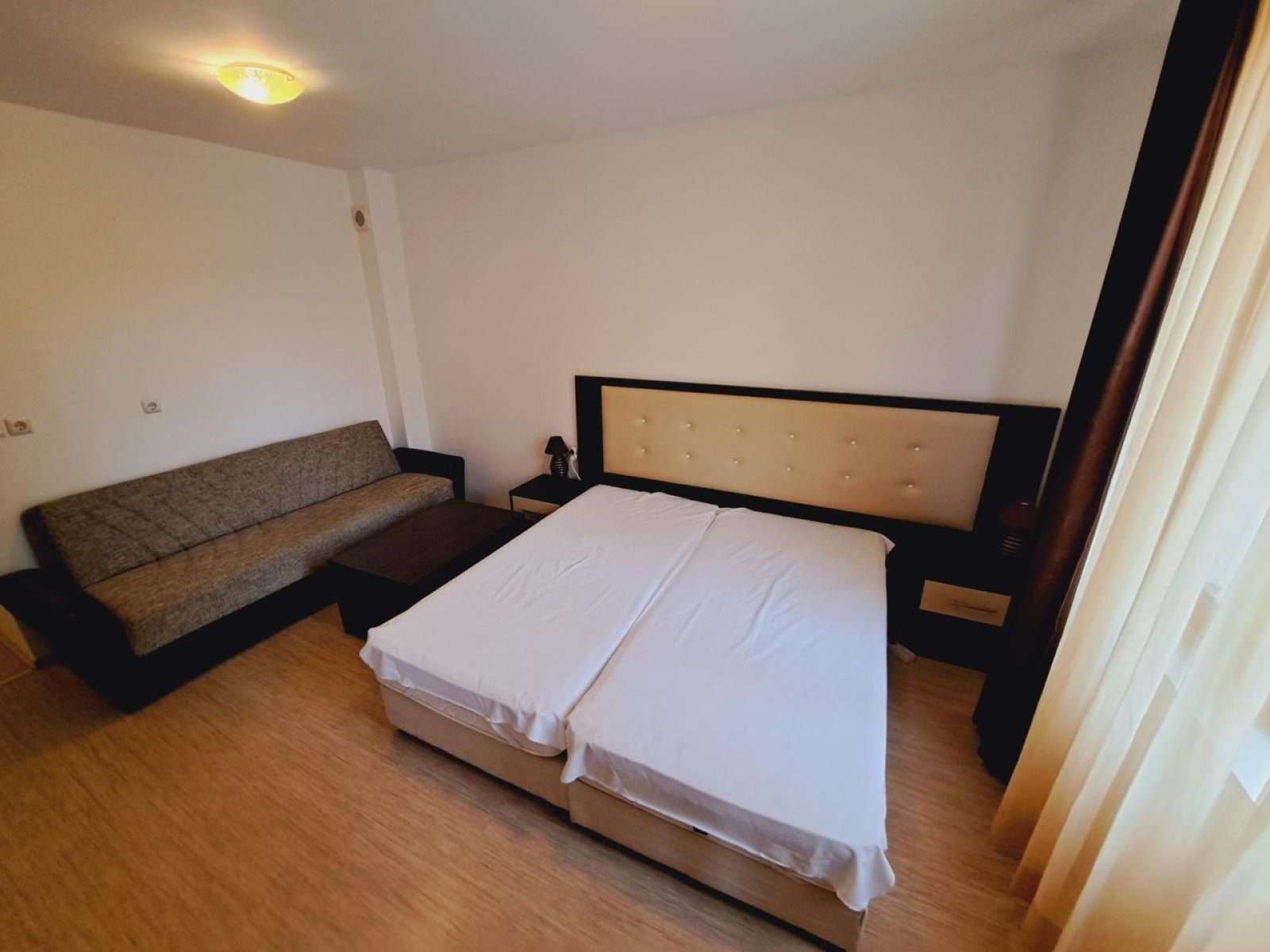 Здание с 12 апартамента за продажба в Свети Влас, България