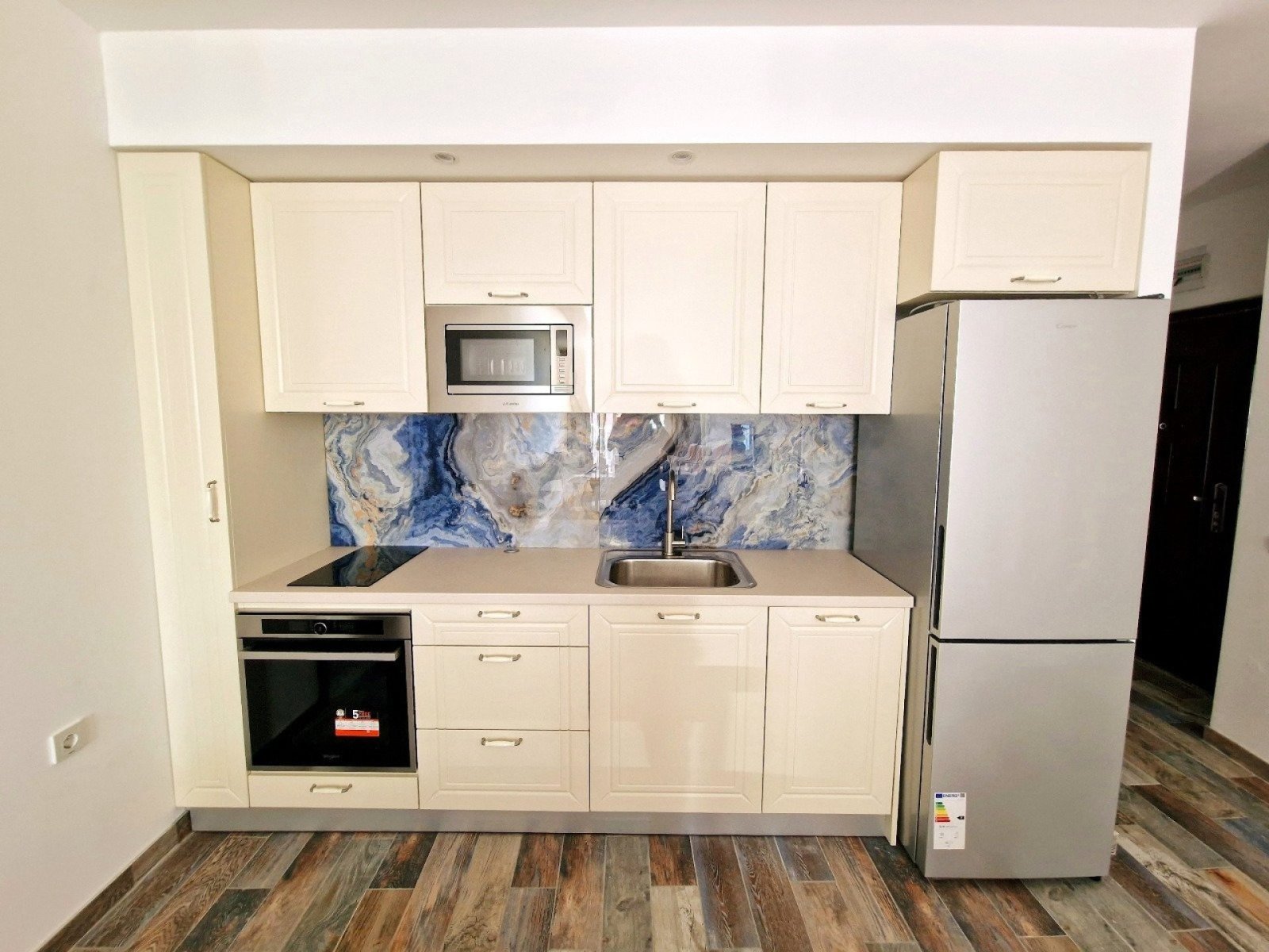 3-стаен апартамент с гледка към морето, две бани, директно на плажа – комплекс Silver Beach, Бяла, България