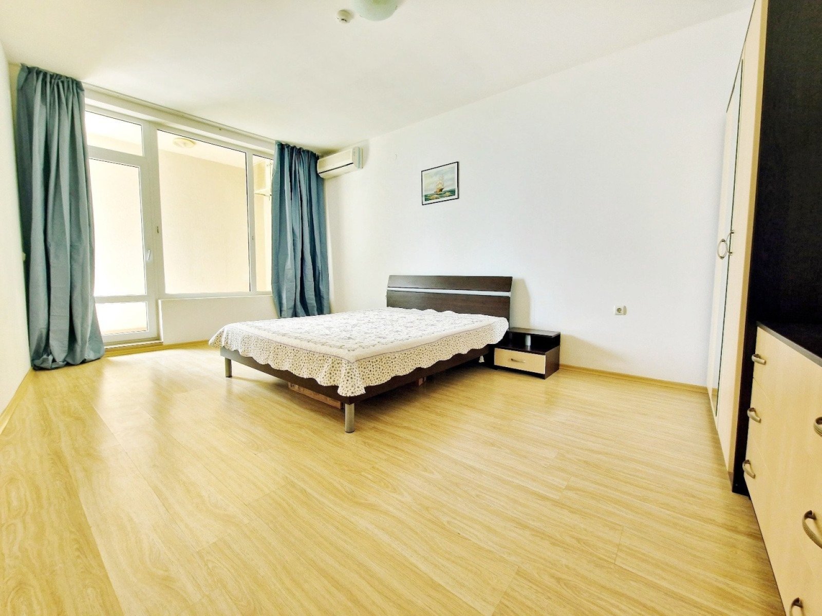 3-стаен апартамент с гледка към морето, две бани, директно на плажа – комплекс Silver Beach, Бяла, България