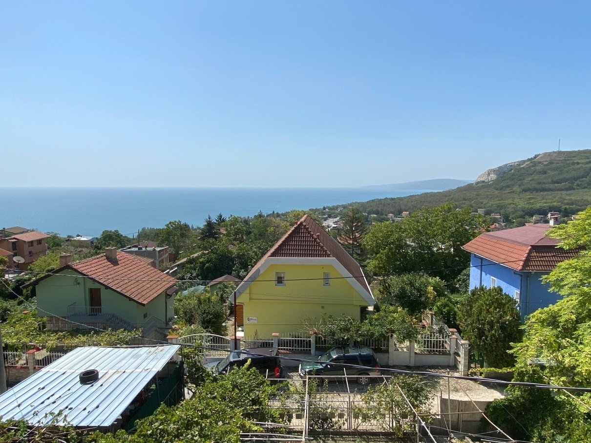 2 двойни къщи в Балчик с изглед към морето