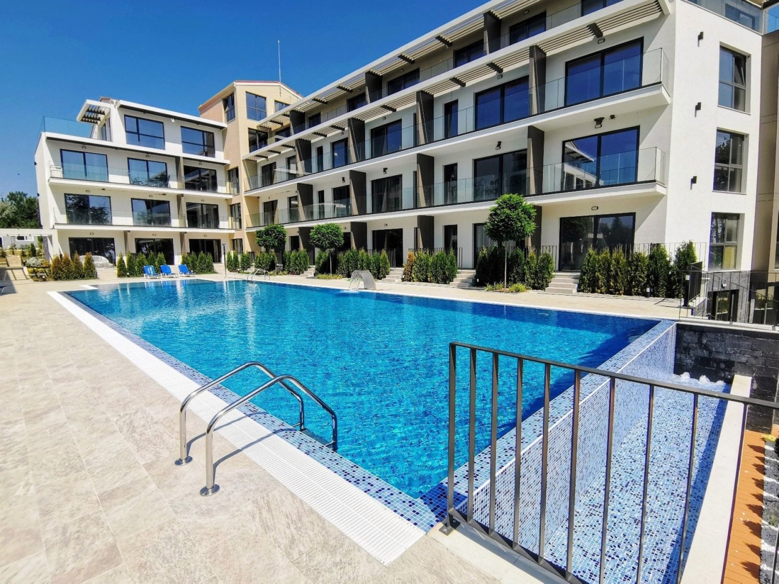 Пълно обзаведено студио с прекрасен изглед към морето и басейна в нов луксозен комплекс – Open Sea Residence, Бяла, България