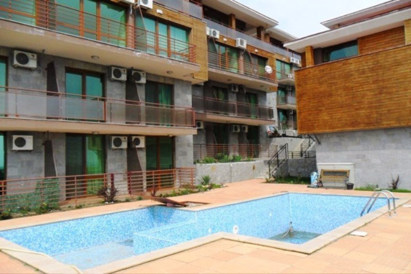 Двустаен апартамент в екологичен район близо до Слънчев бряг — комплекс Golden Eye, Кошарица