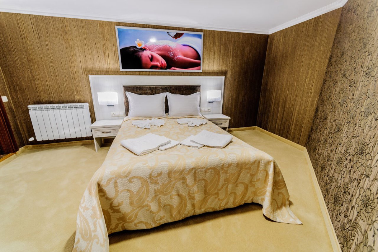 hotel-alisa-mezonet-2-bedroom-3