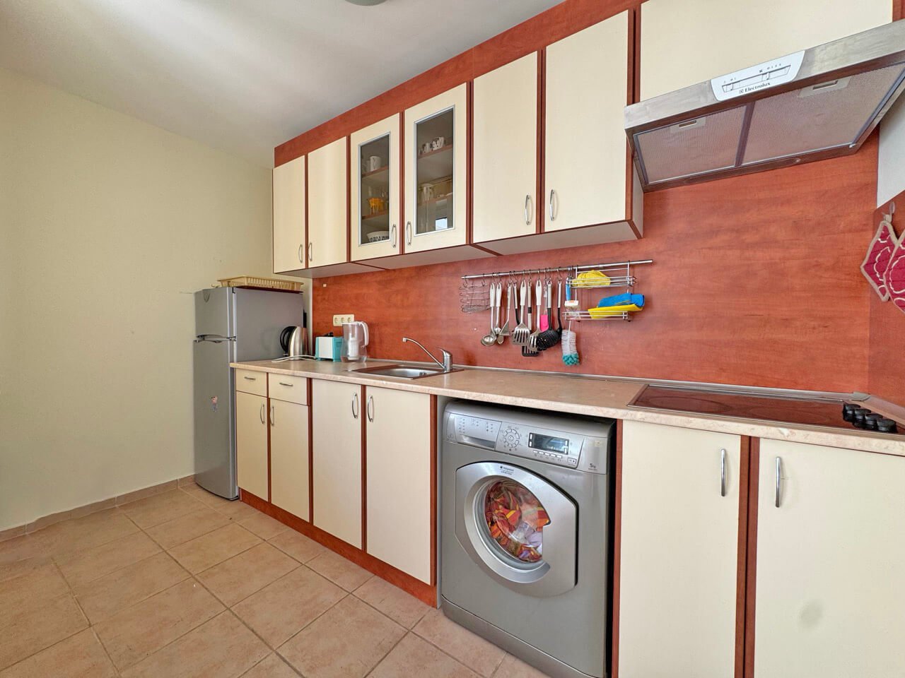 Двустаен апартамент с гледка към морето в комплекс Crown Fort в Свети Влас, България