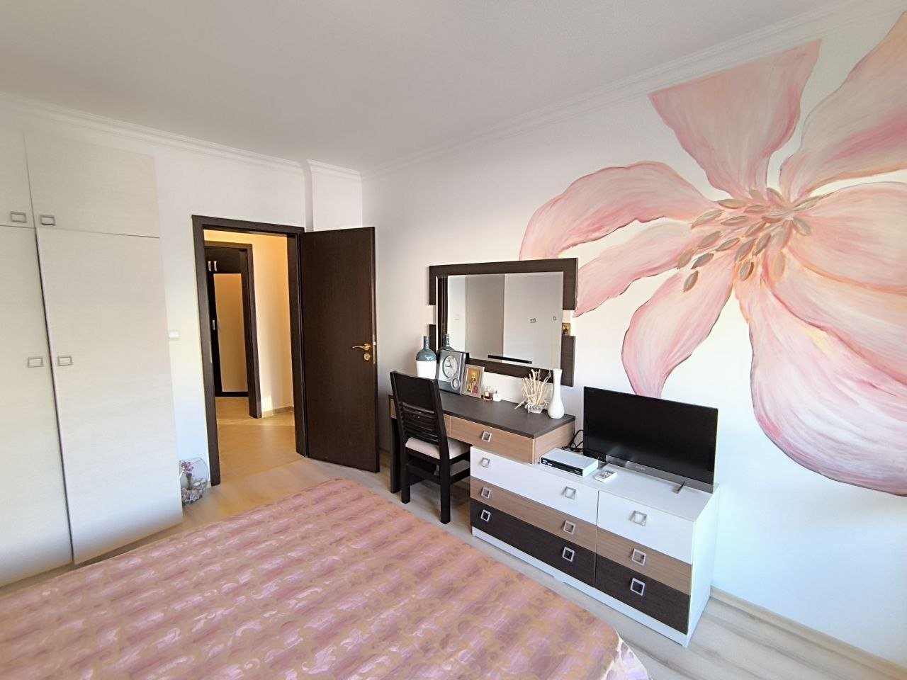 Двустаен апартамент в комплекс Амфора Свети Влас, България