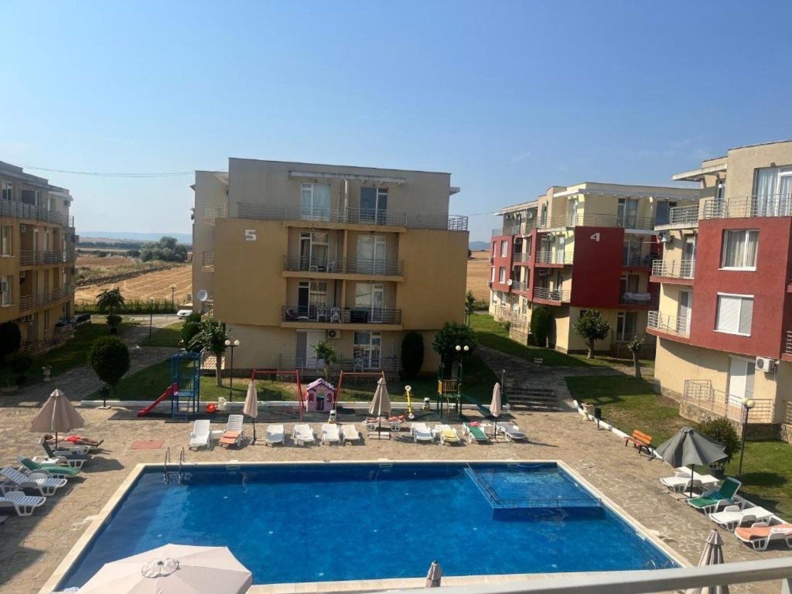 Двустаен апартамент в Sunny Day 5, Танкoво, България