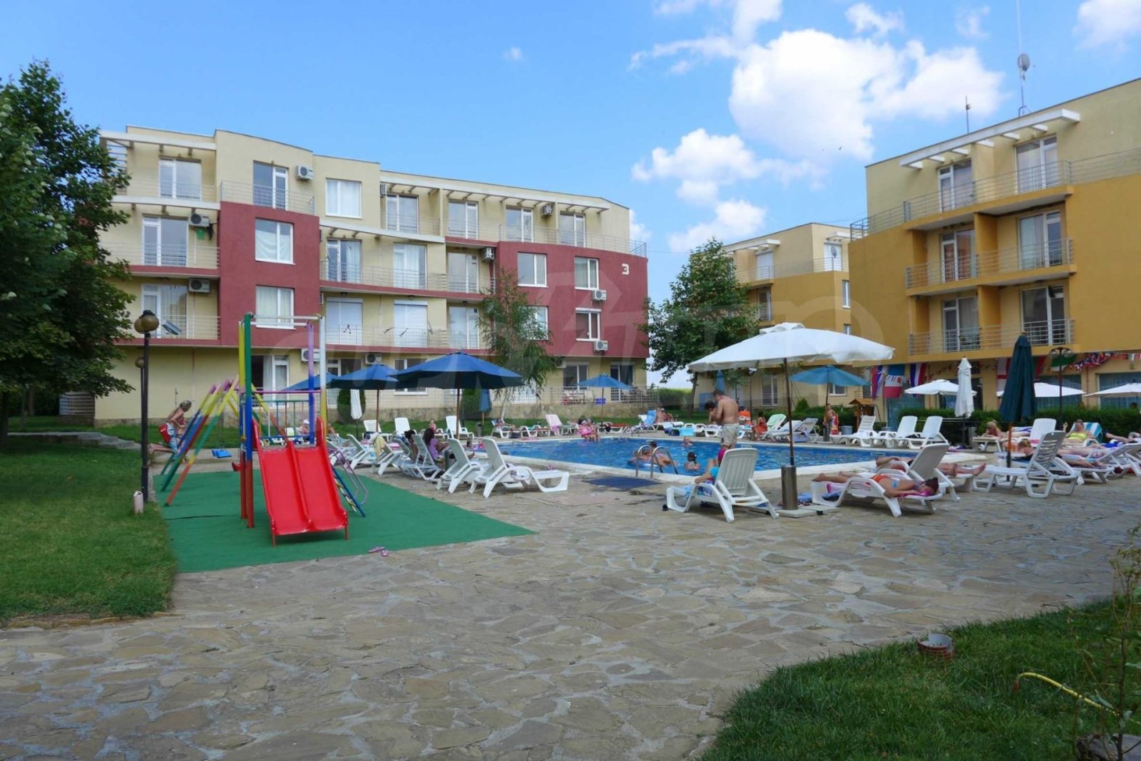 Двустаен апартамент в Sunny Day 5, Танкoво, България