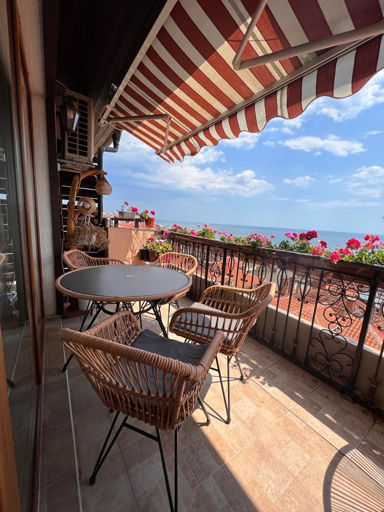 3-стаен мезонет в комплекс Центури, Свети Влас, България