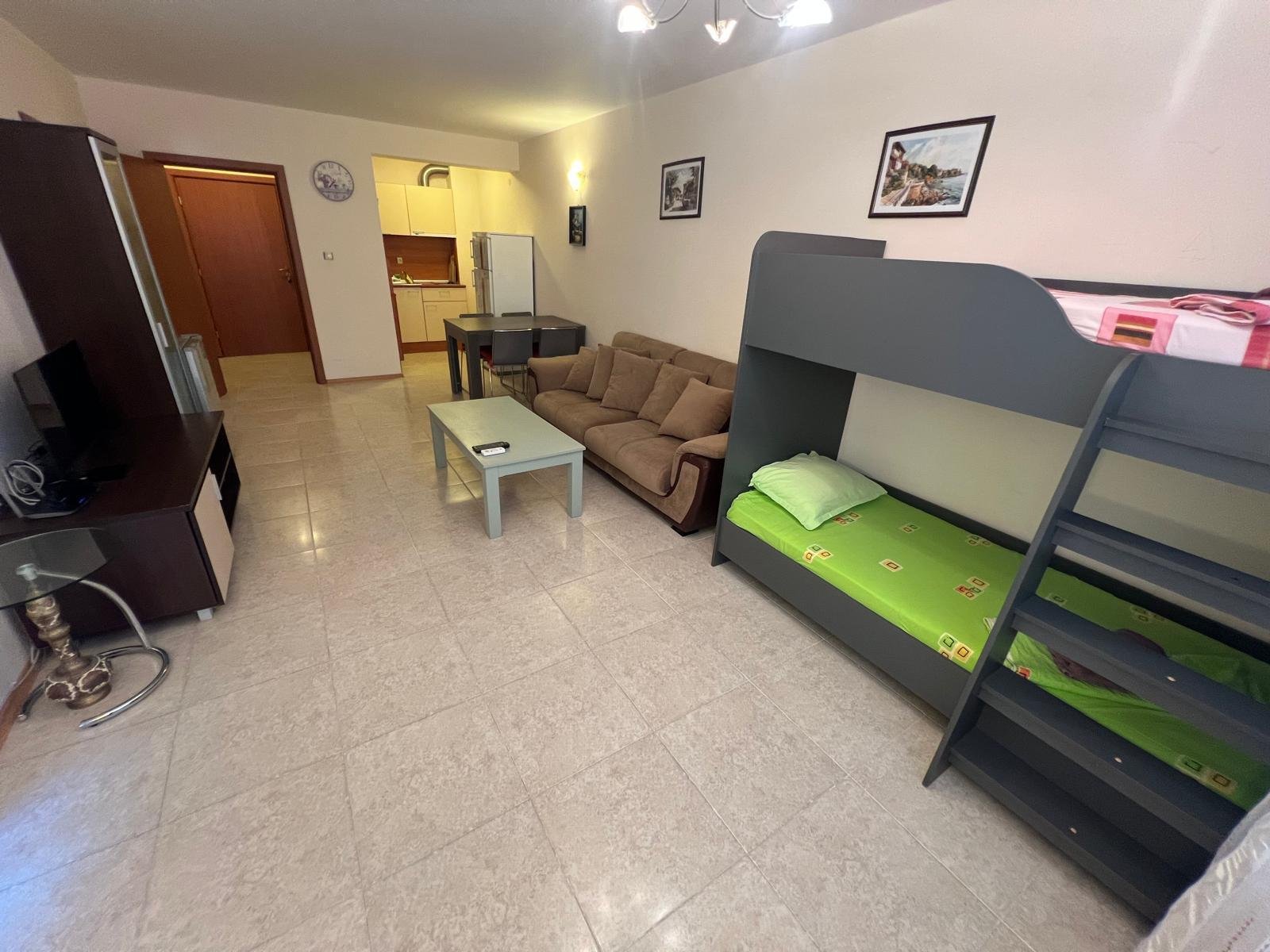 Продава се напълно обзаведен двустаен апартамент в комплекс Vista Residence, Свети Влас