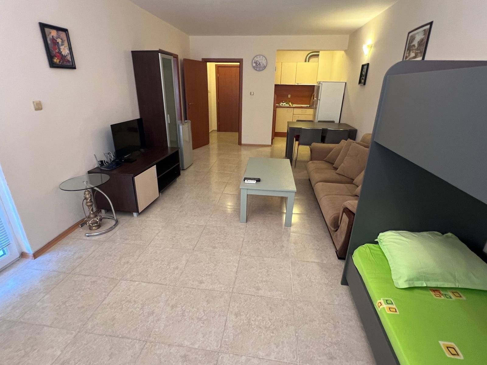Продава се напълно обзаведен двустаен апартамент в комплекс Vista Residence, Свети Влас