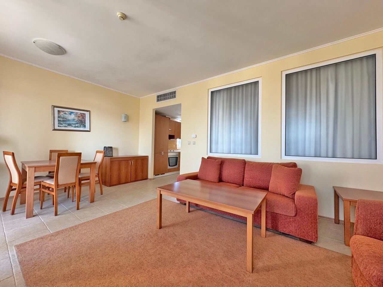 Двустаен апартамент с гледка към морето и града в комплекс Sunset Resort, Поморие, България