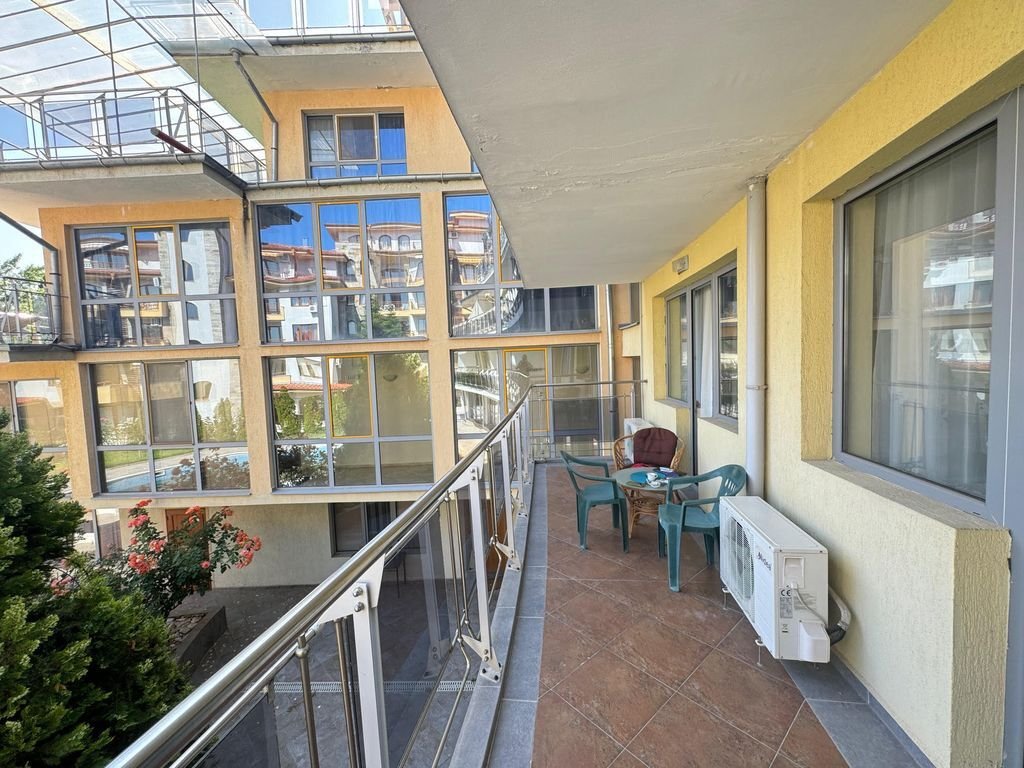 Двустаен апартамент в комплекс "Black Sea View" Несебър, България