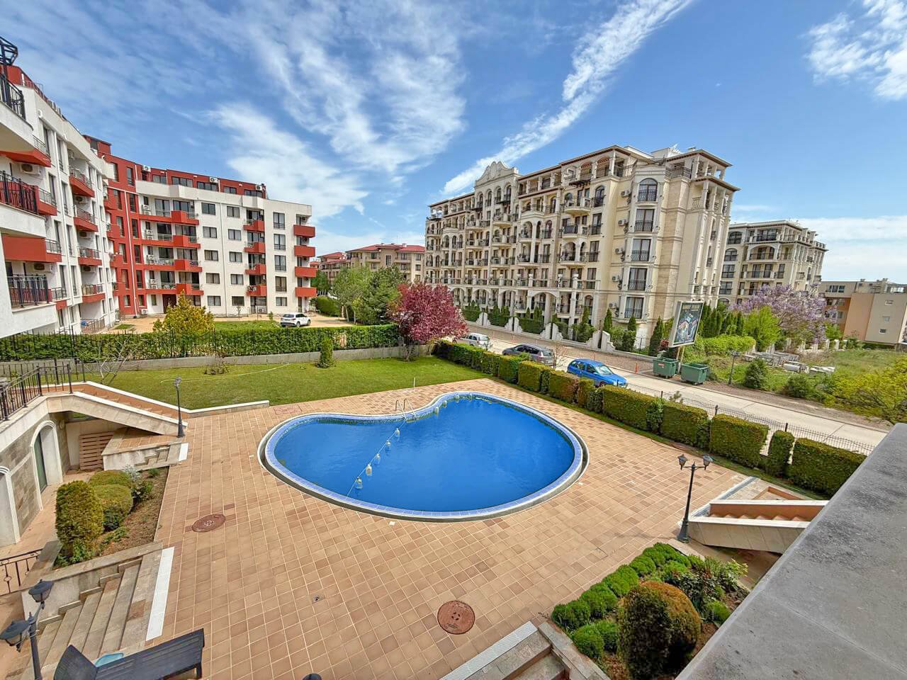 Двустаен апартамент в жилищния комплекс „South Bay“ в Св. Влас, България.
