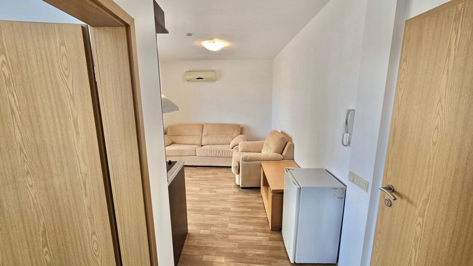 Двустаен апартамент в Vineyards Resort Каблешково, България
