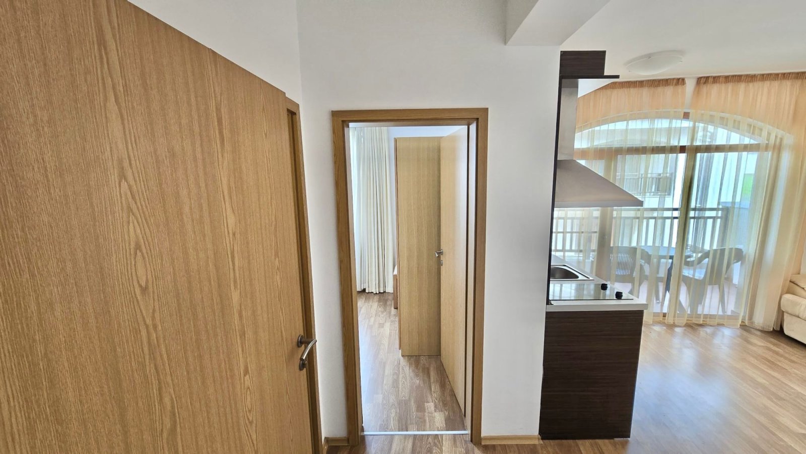Двустаен апартамент в Vineyards Resort Каблешково, България