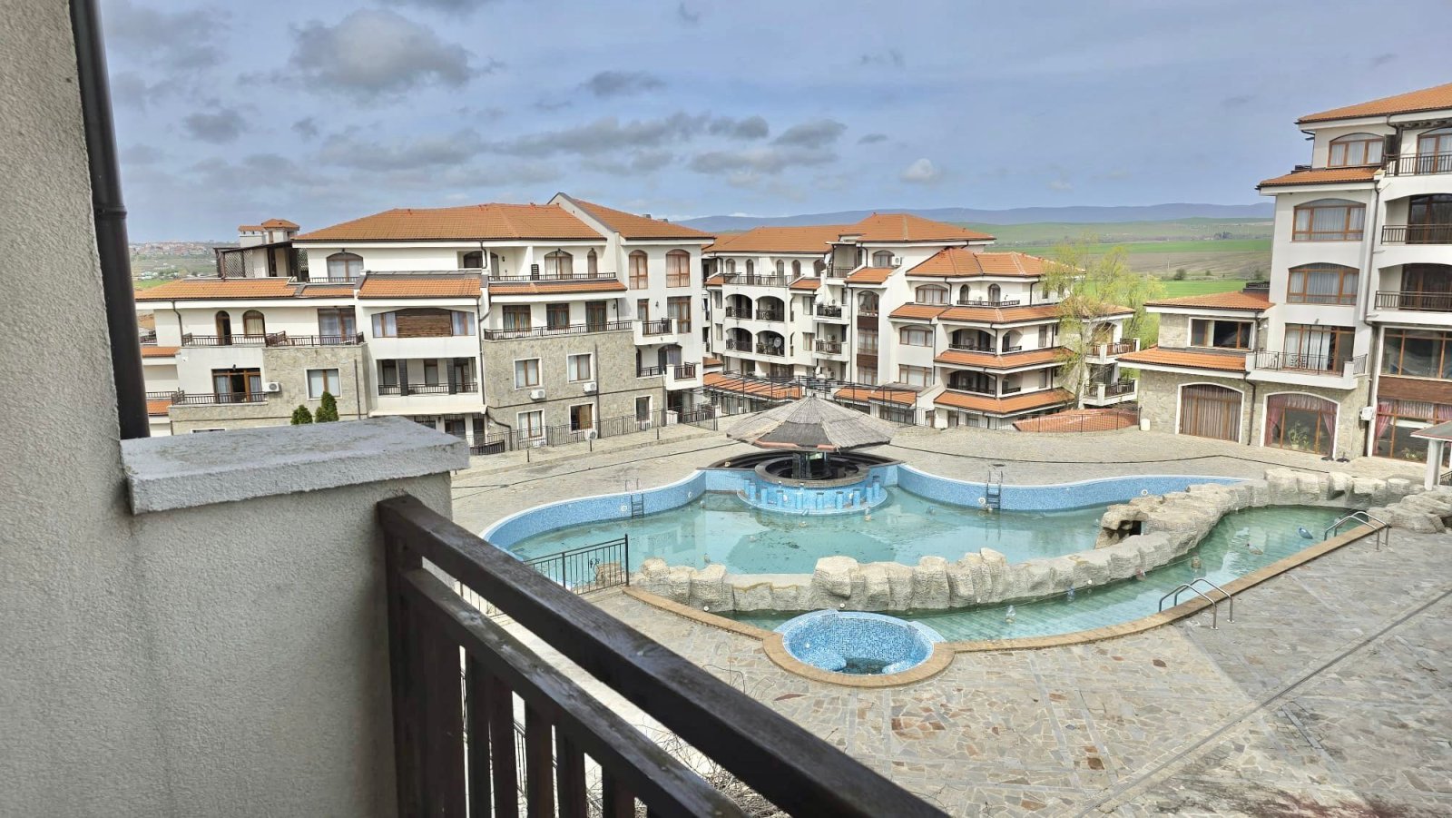 Двустаен апартамент в Vineyards Resort Каблешково, България