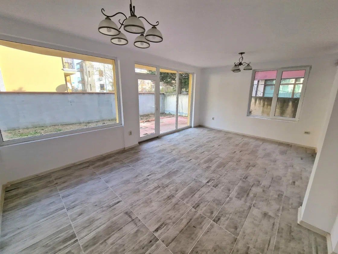 Къща или хотел в Несебър, в Черноморския квартал, България.