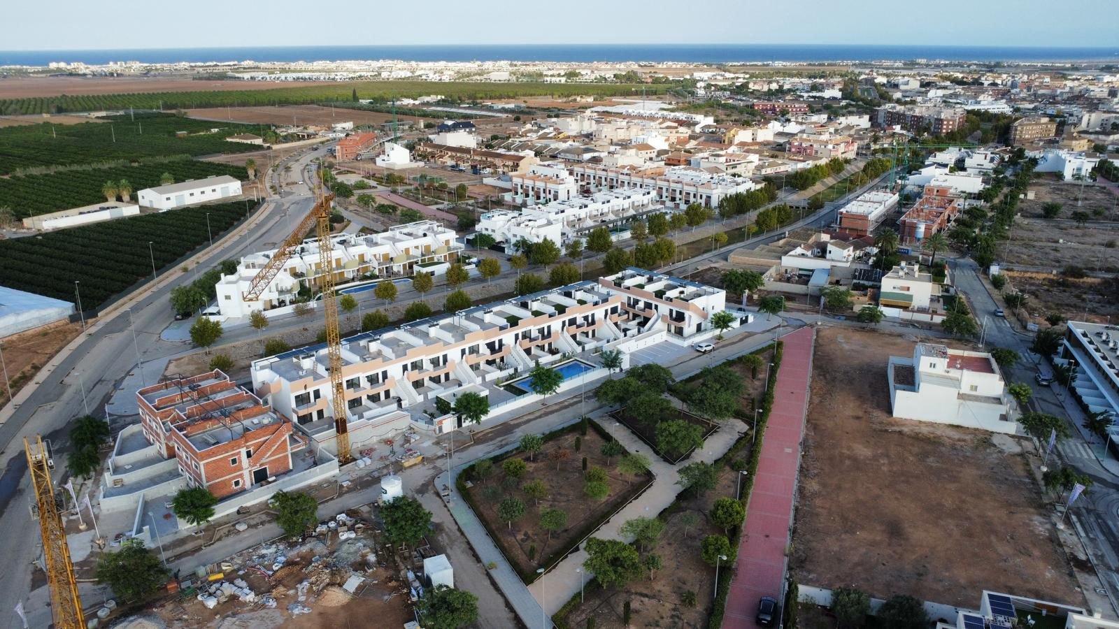 Модерно бунгало с басейн, на 4 км от морето, Пилар де ла Хорадада