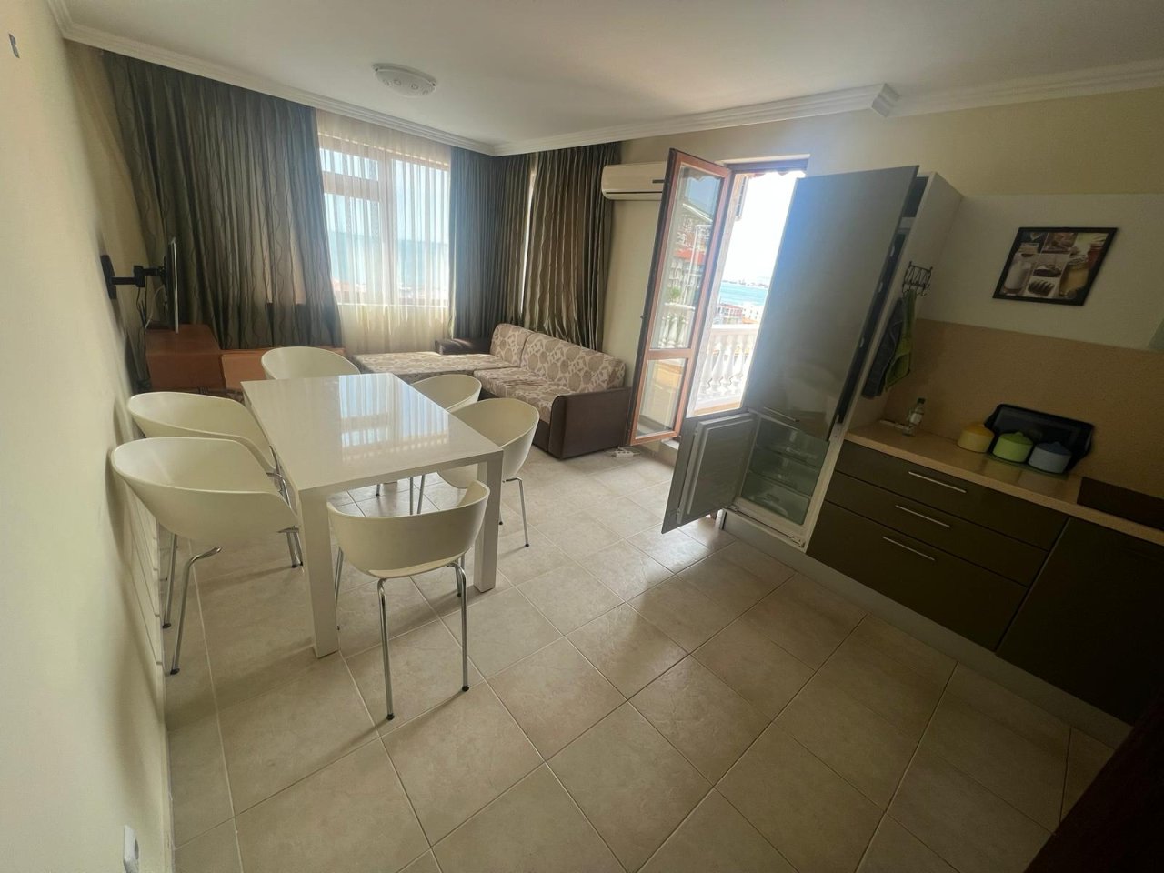 4-стаен апартамент с гледка към морето в Свети Влас, България