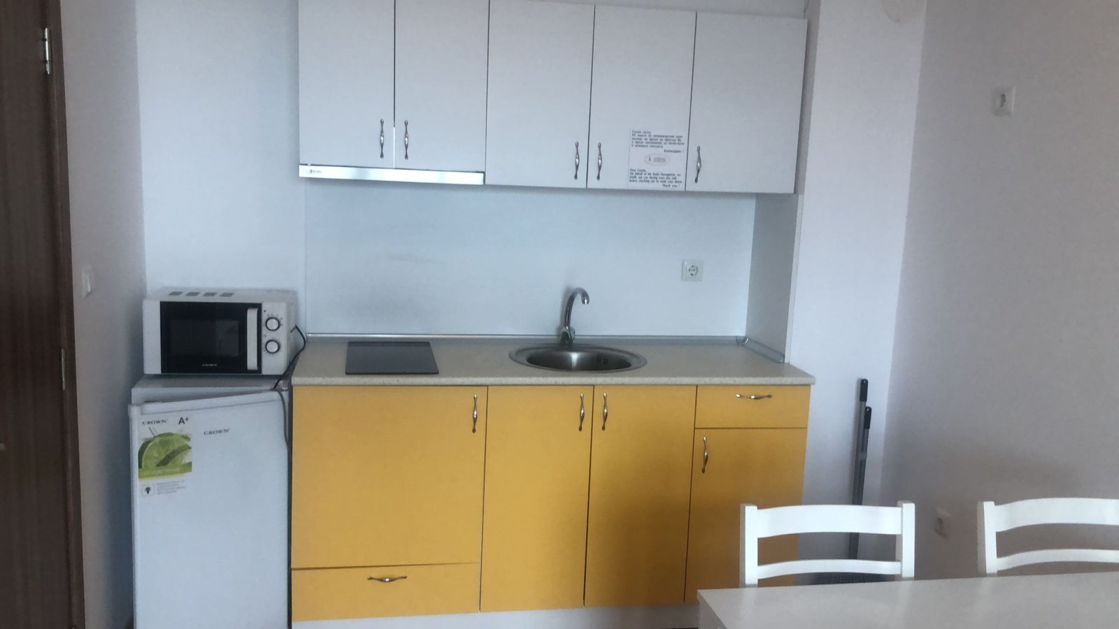 Двустаен апартамент под наем за дългосрочно пребиваване в Ахелой, България.