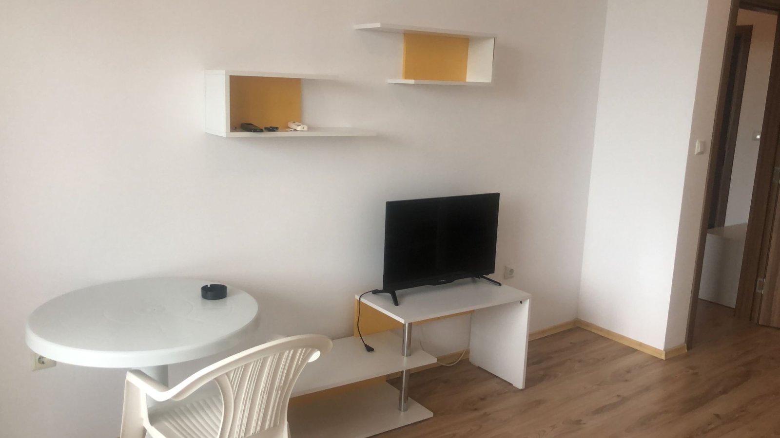 Двустаен апартамент под наем за дългосрочно пребиваване в Ахелой, България.