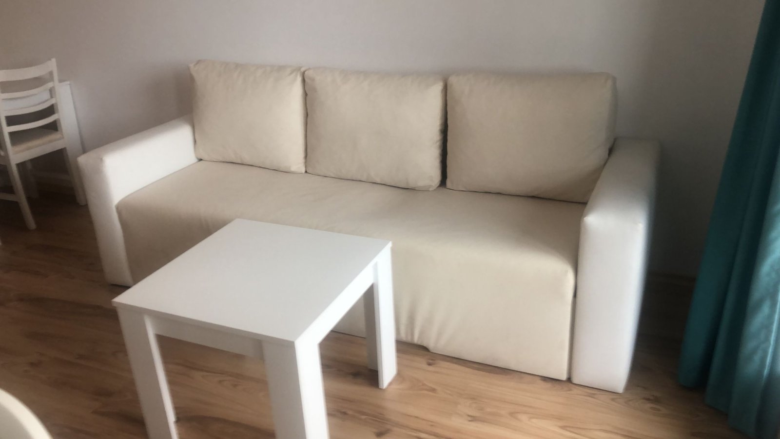 Двустаен апартамент под наем за дългосрочно пребиваване в Ахелой, България.