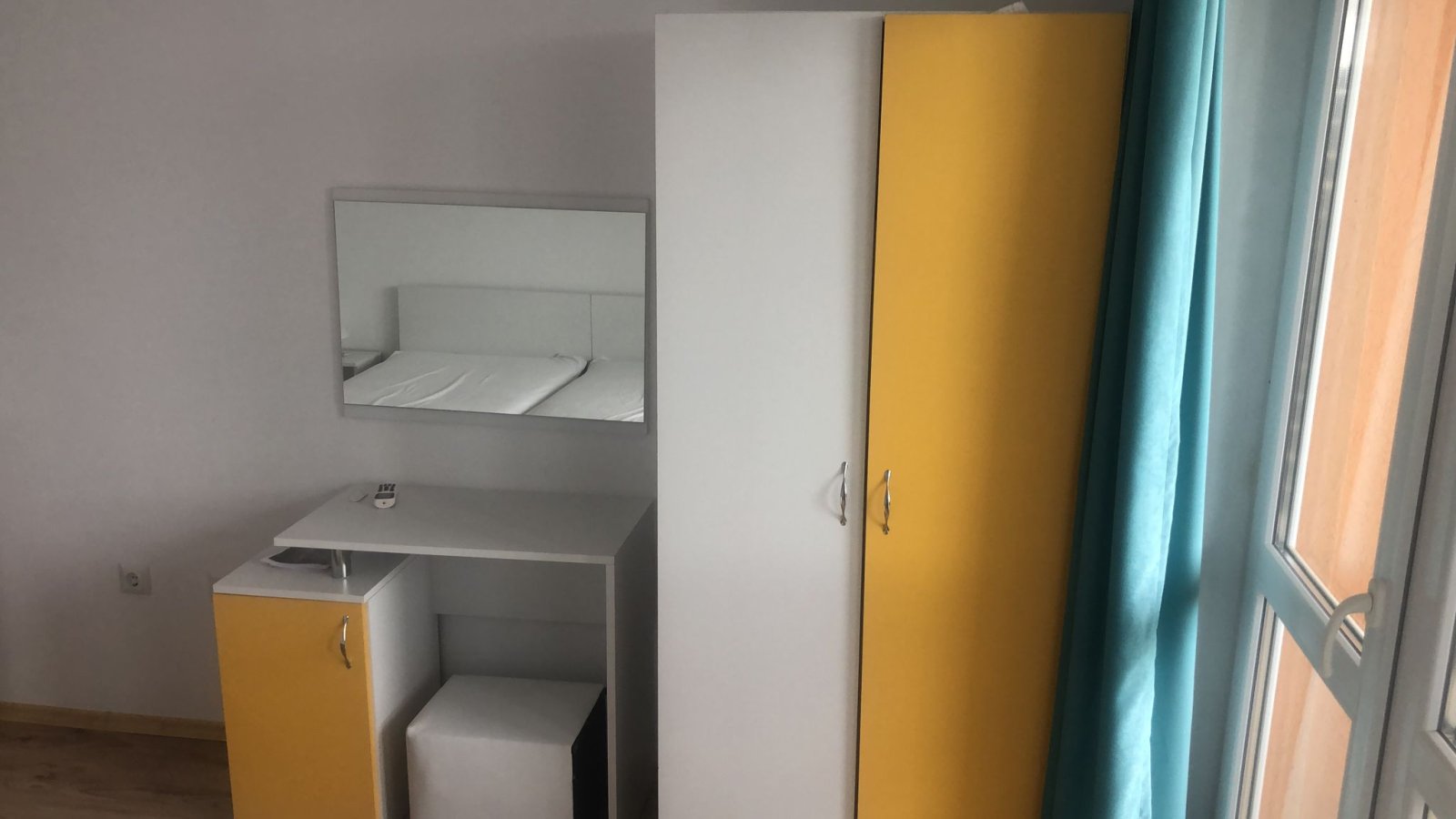 Двустаен апартамент под наем за дългосрочно пребиваване в Ахелой, България.