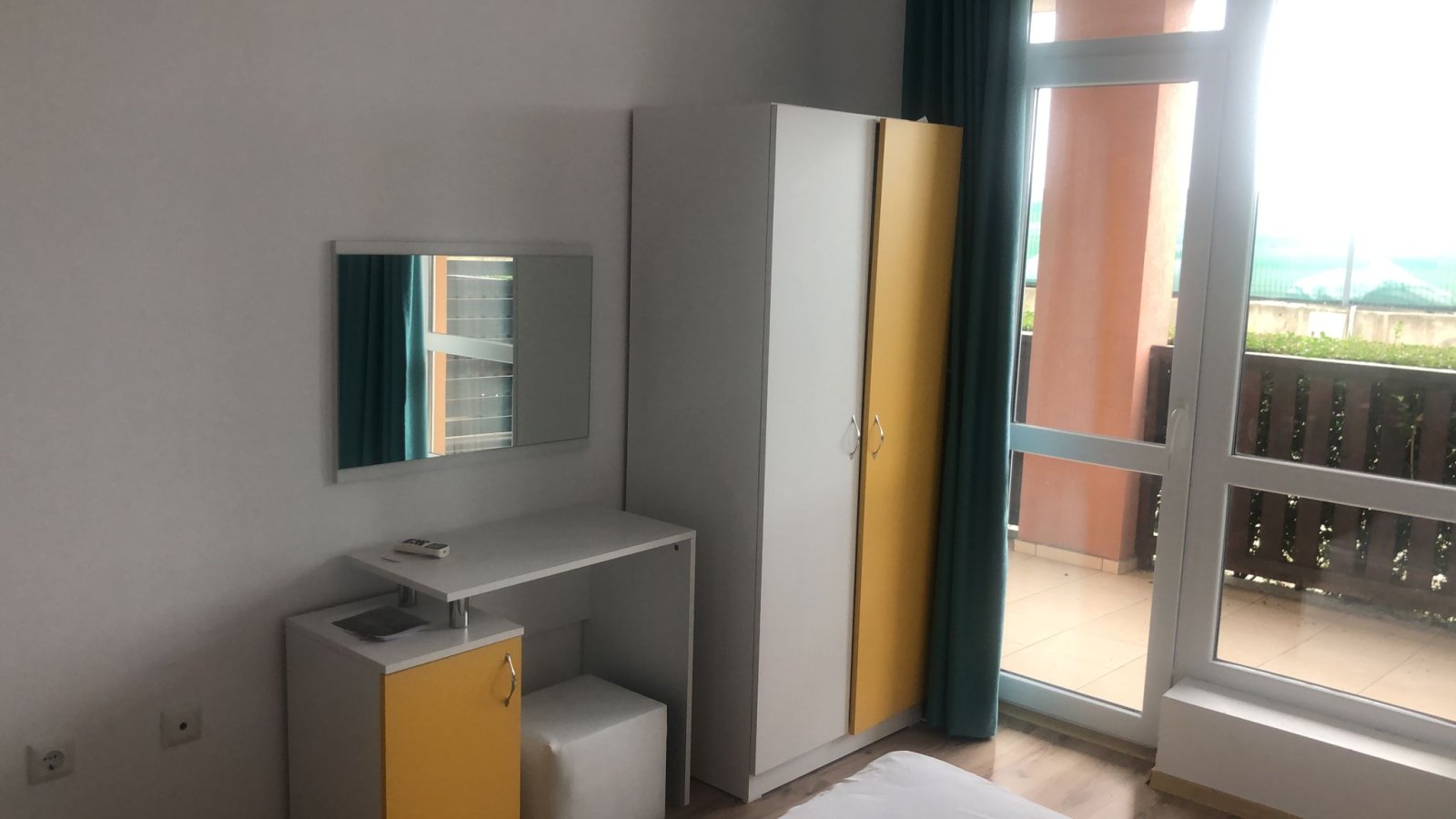 Двустаен апартамент под наем за дългосрочно пребиваване в Ахелой, България.