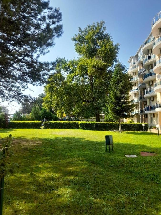 Пентхаус суит в Oasis с изглед към морето в Равда, България