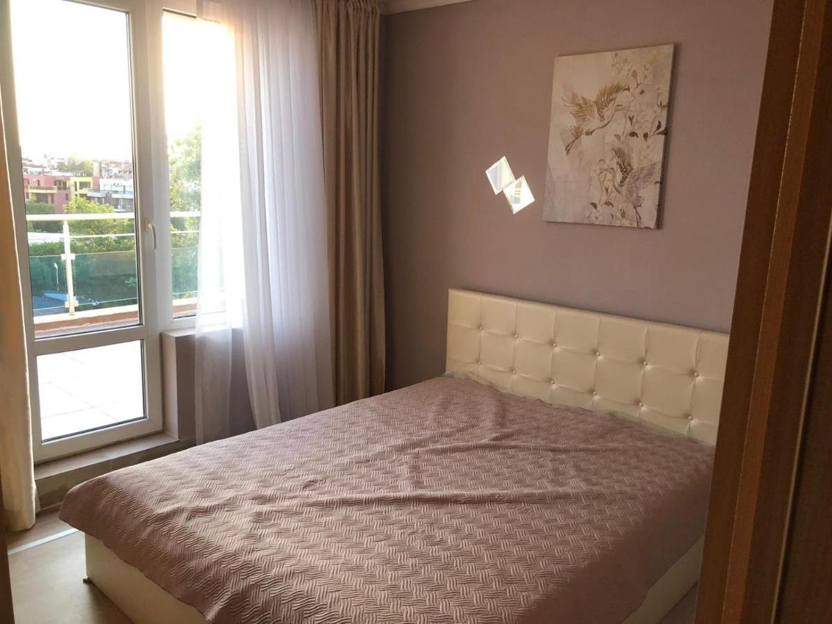 Пентхаус суит в Oasis с изглед към морето в Равда, България