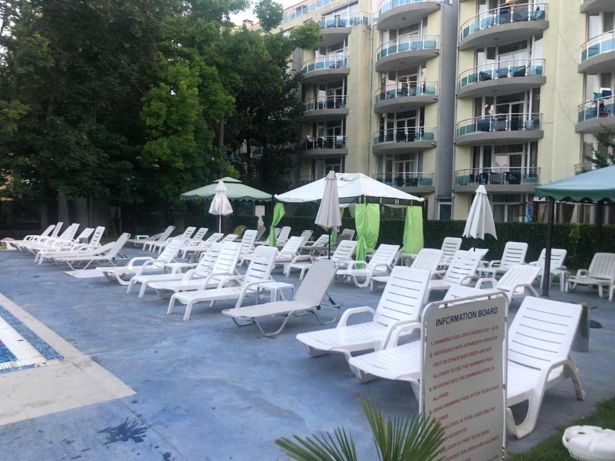 Пентхаус суит в Oasis с изглед към морето в Равда, България