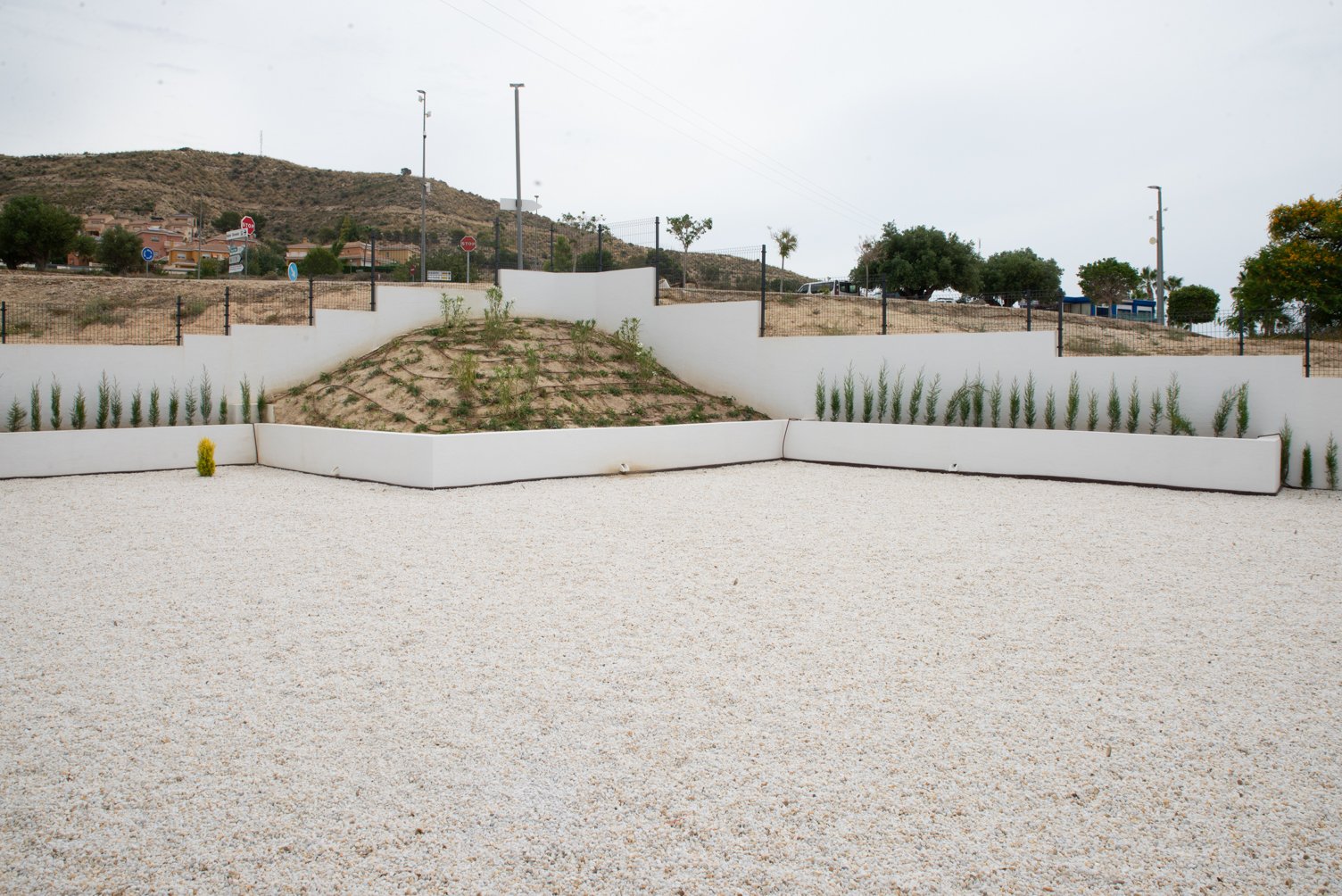 Moderne Villen in den Bergen und am Strand von Alicante