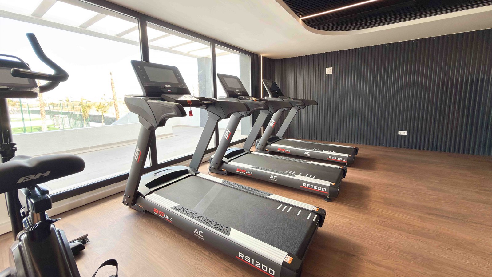 Модерни апартаменти близо до Лагуна Роза, Торевиеха