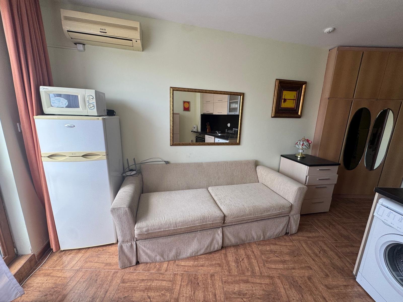 Обзаведено студио с гледка към морето за продажба в Royal Bay Residence, Свети Влас