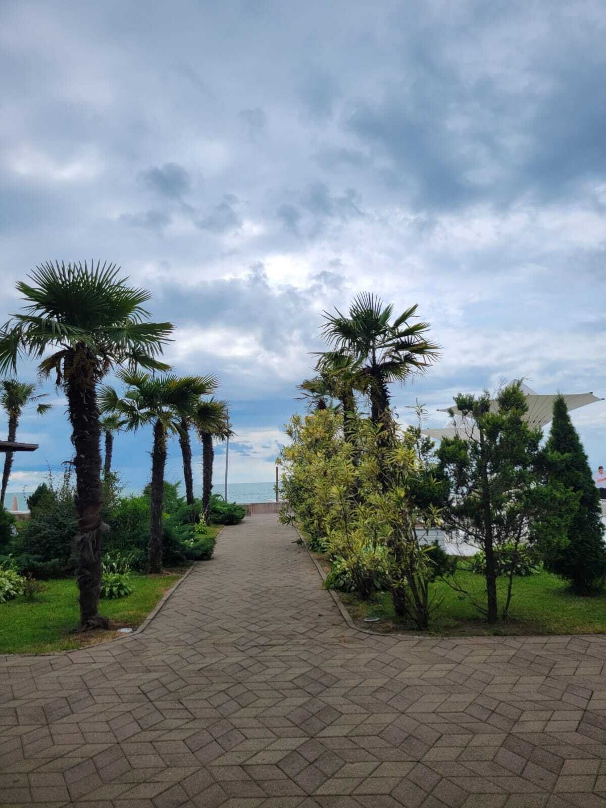 Пълностенно обзаведен двустаен апартамент в Dreamland Oasis Resort близо до Батуми, Грузия – с частна градина и достъп до частен плаж