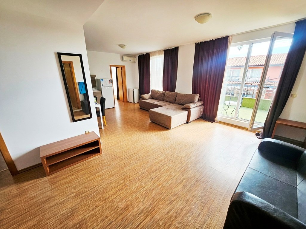 4-стаен апартамент с 3 спални и голяма тераса в комплекс Sunny View Central, Слънчев бряг, България