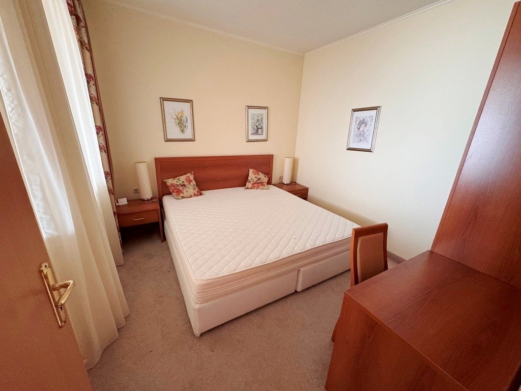 Двустаен апартамент на първа морска линия в комплекса Sunset Resort в Поморие, България