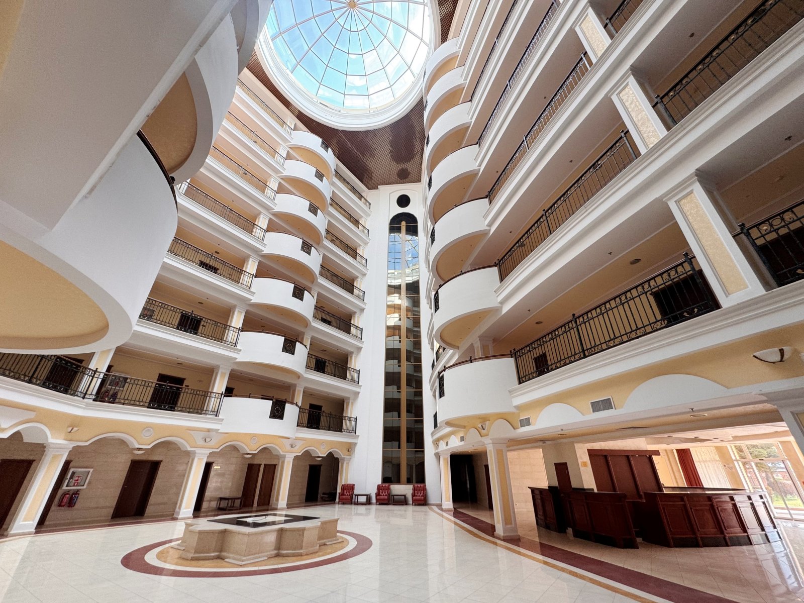 3-стаен апартамент на първа морска линия в Sunset Resort в Поморие, България