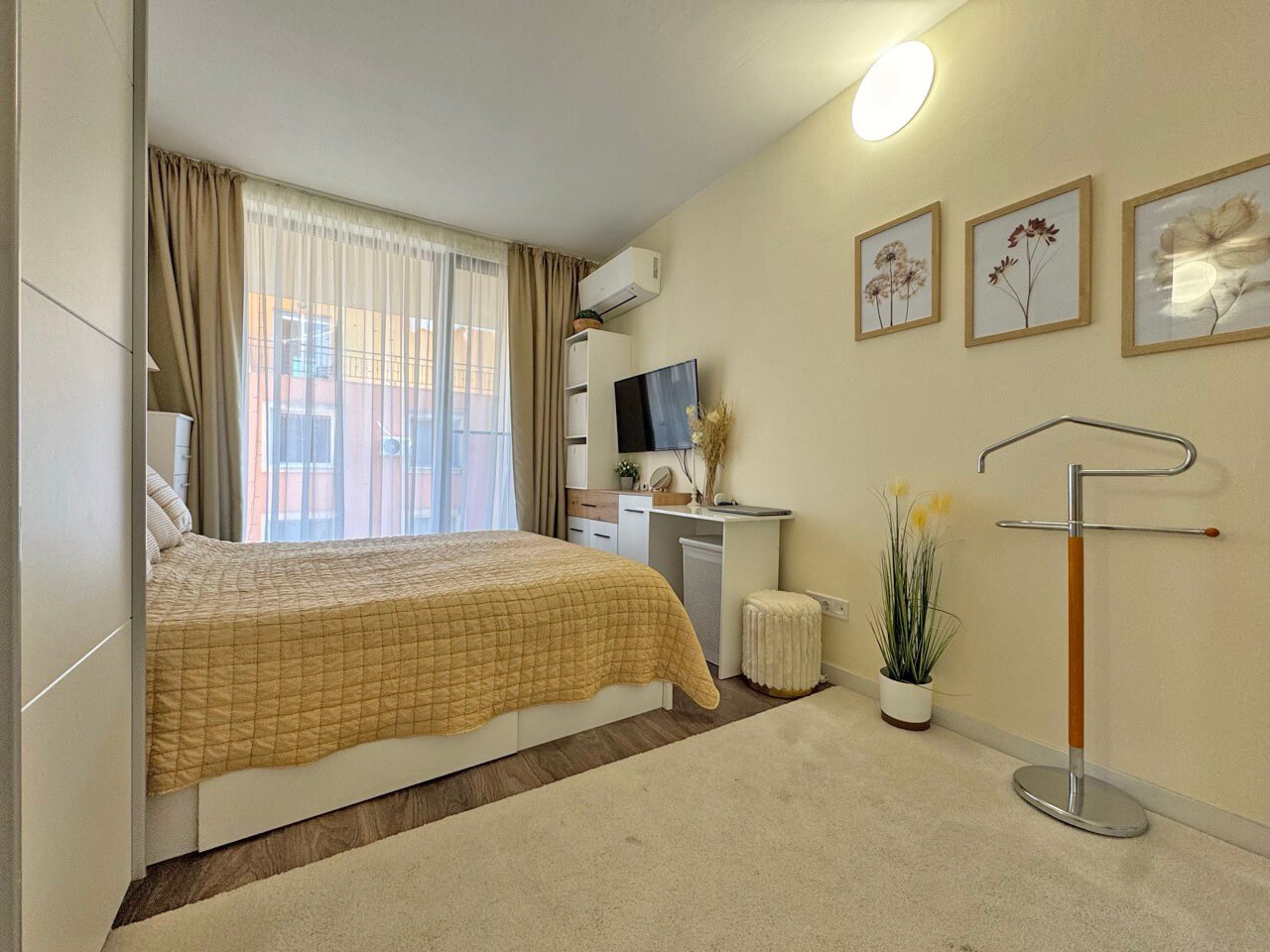 Двустаен апартамент в жилищния комплекс Sunny View Central 7, Слънчев бряг, България